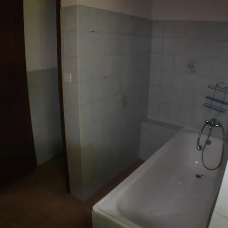 De L'escrinet Nyaraló *