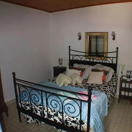 De L'escrinet Nyaraló